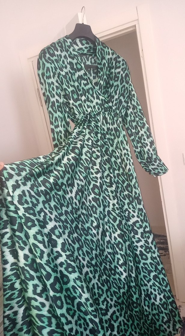 Yeşil Leopar Desenli Uzun Elbise - Görsel 3