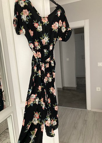 V Yaka Çiçekli tulum - Görsel 3