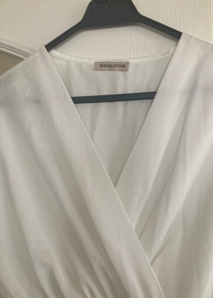 Pileli beyaz elbise kuşaklı - Görsel 3