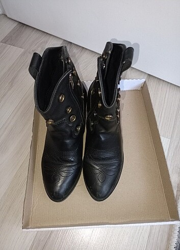 Desenli Topuklu Bot  - Görsel 3