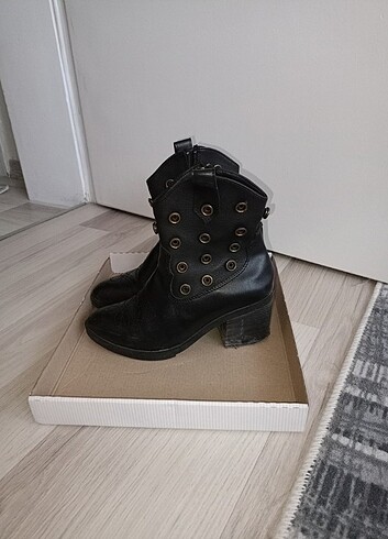 Desenli Topuklu Bot  - Görsel 4