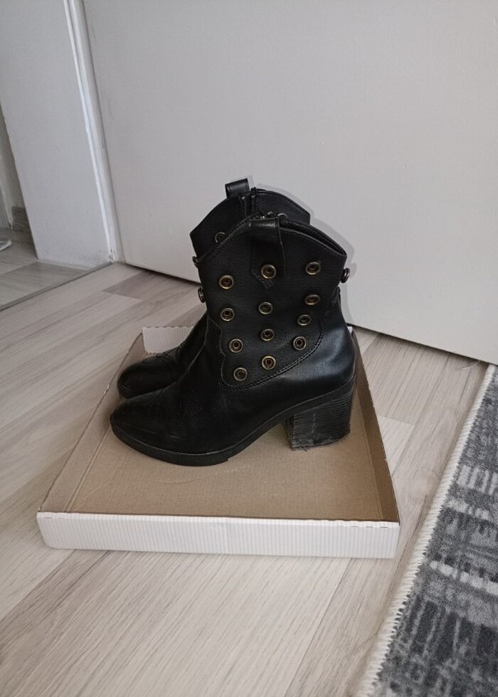 Desenli Topuklu Bot  - Görsel 4