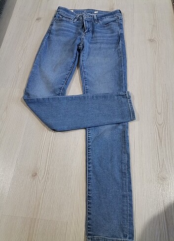 26 Beden mavi Renk Levi's premium 501 Jean 