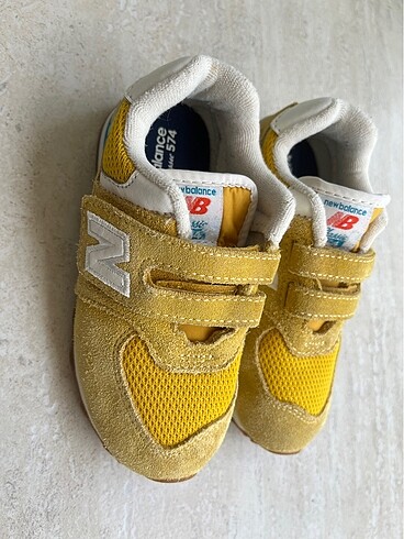27 Beden sarı Renk new balance 27,5 numara