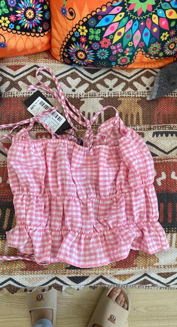 Pembe Fırfırlı Askılı Bluz crop ekose - Görsel 3