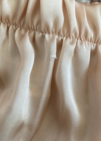 Bej Parlak saten büzgülü lastikli crop - Görsel 2