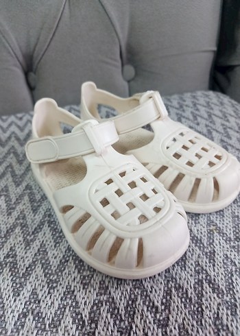 Kız Çocuk Gri Beyaz Kaydırmaz Terlik - Görsel 3