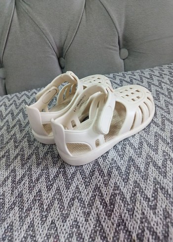 Kız Çocuk Gri Beyaz Kaydırmaz Terlik - Görsel 2