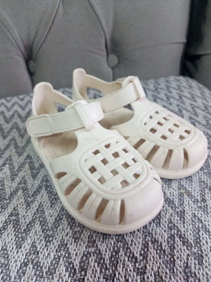 Kız Çocuk Gri Beyaz Kaydırmaz Terlik - Görsel 3