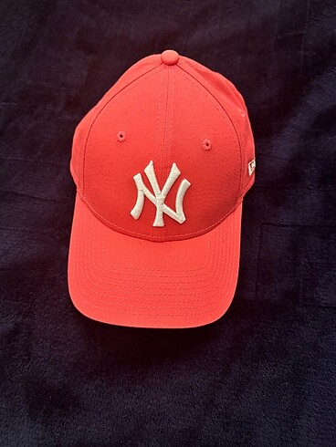 New era kırmızı şapka