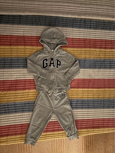 Gap Eşofman takımı