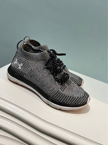 Diğer Kadın Under Armour ayakkabı