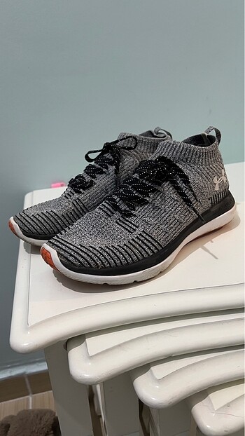 Kadın Under Armour ayakkabı - Görsel 6
