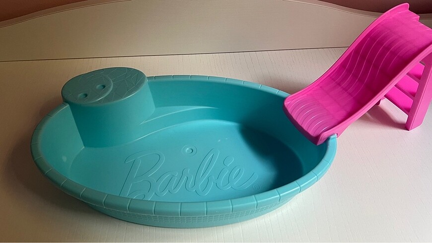  Barbie havuz