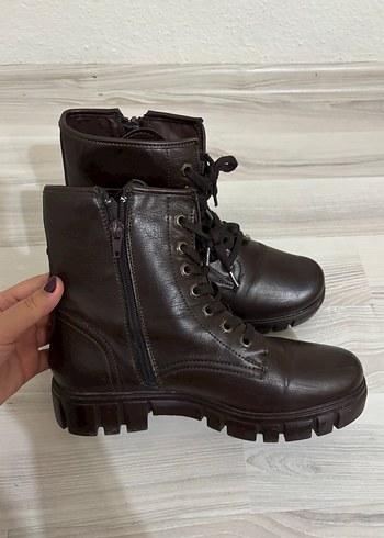 Kahverengi Deri Kadın Bot - Görsel 3