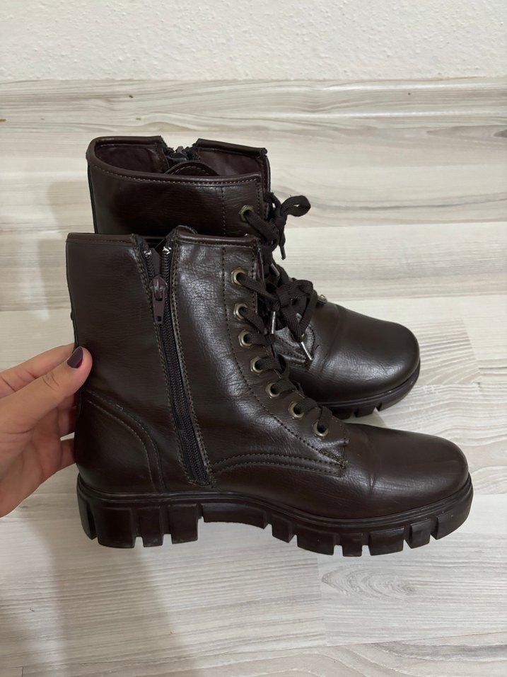 Kahverengi Deri Kadın Bot - Görsel 3