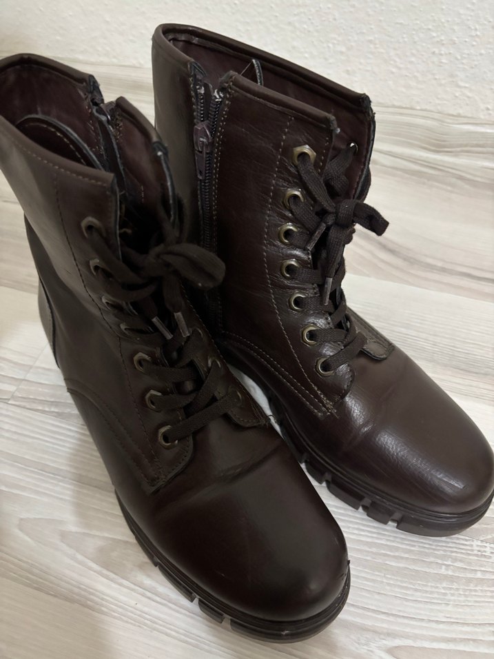 Kahverengi Deri Kadın Bot - Görsel 4