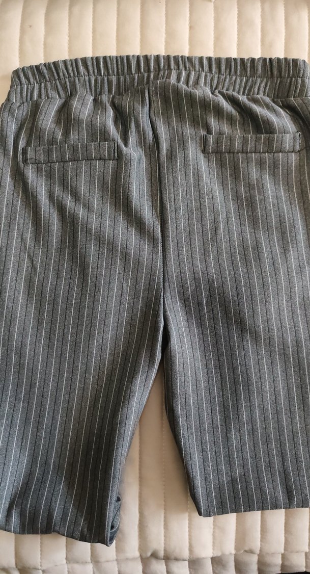 Gri Çizgili Pilili Midi Kadın Kumaş Pantolon - Görsel 3