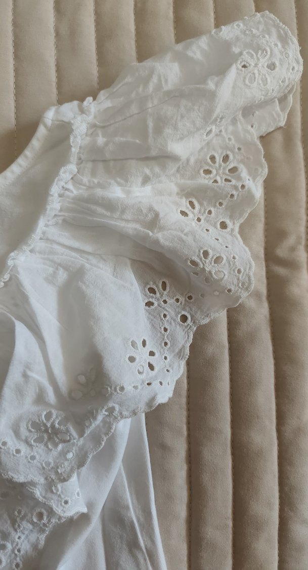 Kız Çocuk Beyaz Dantel Detaylı V Yakalı Bluz - Görsel 2