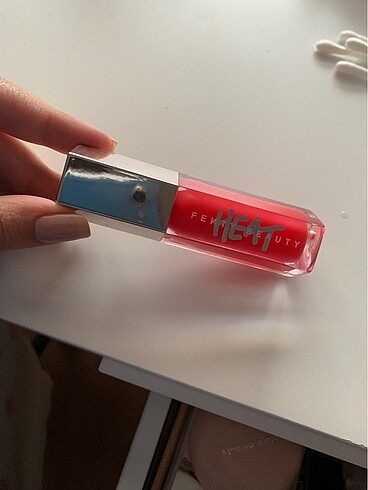  Beden Renk Fenty Hot Cherry Gloss