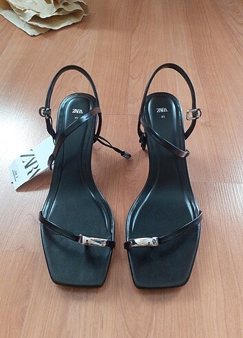 ZARA SİYAH TOPUKLU AYAKKABI