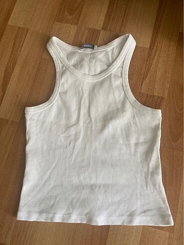 Beyaz halter yaka