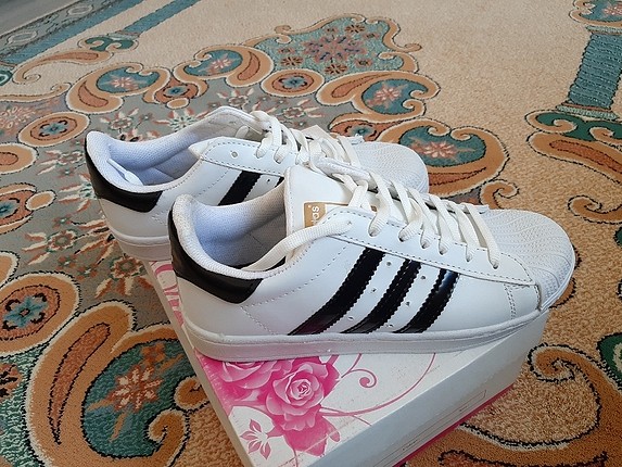 ADIDAS SUPERSTAR