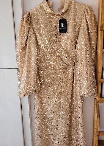 Bej Parlak Uzun Kollu Drapeli Abiye Elbise - Görsel 4