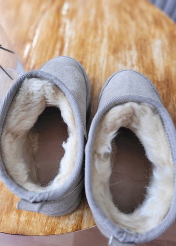 ugg sıfırBej Süet Kadın Topuklu Kürklü Bot - Görsel 4