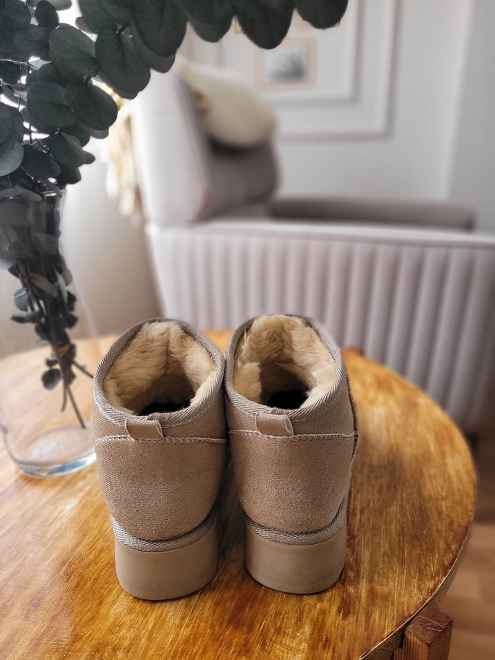 ugg sıfırBej Süet Kadın Topuklu Kürklü Bot - Görsel 3