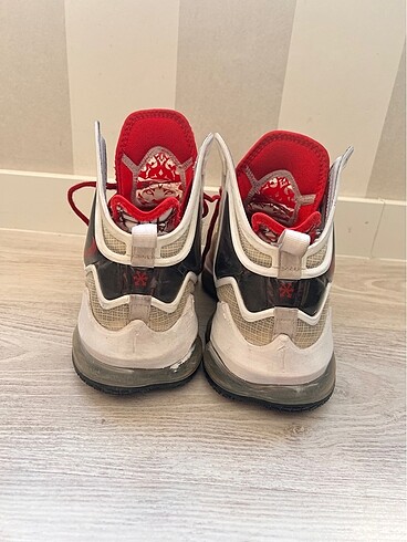 44 Beden beyaz Renk Orjinal nike lebron 19 basketbol ayakkabısı