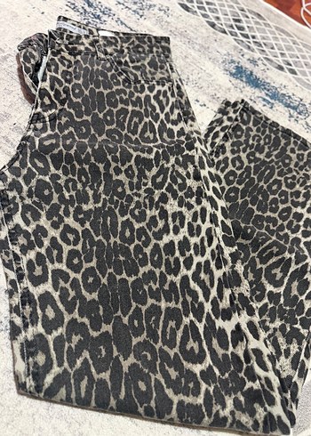 Leopar Desenli Kadın Pantolon - Görsel 2