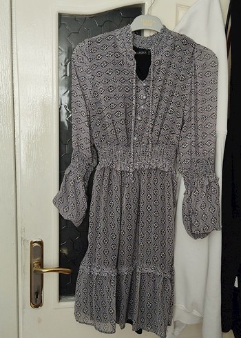 Gri Desenli elbise - Görsel 3