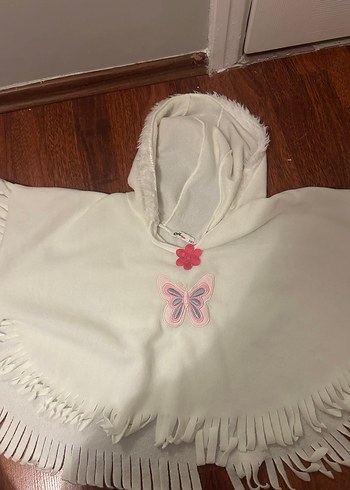 Kız Çocuk Beyaz Kapüşonlu Püsküllü Panço - Görsel 3