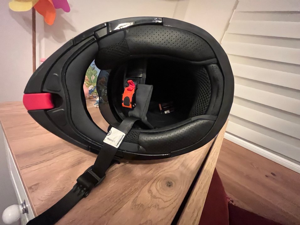 Siyah Motor Kask beon hiç kullanılmadı. Saklama hurcu ile - Görsel 5