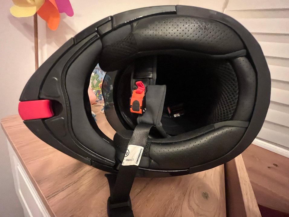 Siyah Motor Kask beon hiç kullanılmadı. Saklama hurcu ile - Görsel 4