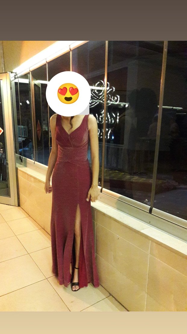 Bordo Mürdüm Parlak Simli V Yaka Uzun Abiye Elbise - Görsel 3