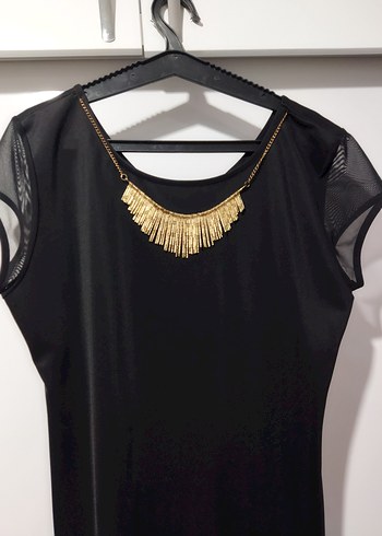 Siyah Kısa Kollu Kolye Detaylı Elbise - Görsel 2