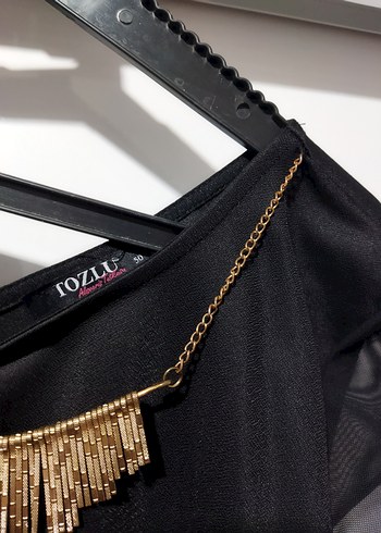 Siyah Kısa Kollu Kolye Detaylı Elbise - Görsel 4