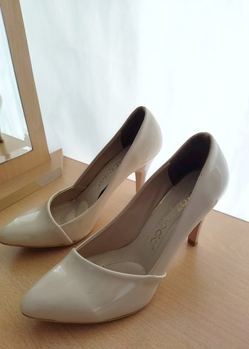 Bej Minimalist Stiletto Topuklu Kadın Ayakkabı - Görsel 6