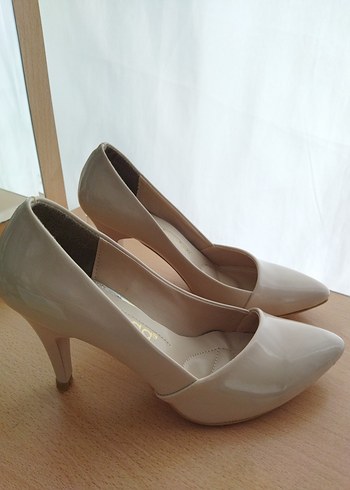 Bej Minimalist Stiletto Topuklu Kadın Ayakkabı - Görsel 3