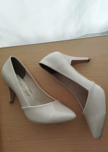 Bej Minimalist Stiletto Topuklu Kadın Ayakkabı - Görsel 4