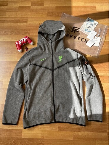 nike liverpool tech fleece