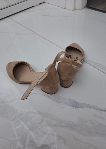 Bej Süet Stiletto Tokalı Kadın Topuklu Ayakkabı - Görsel 2