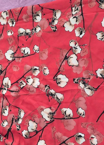 Parlak Kırmızı Çiçekli Kadın Fular - Görsel 9