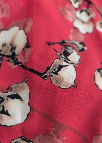 Parlak Kırmızı Çiçekli Kadın Fular - Görsel 7