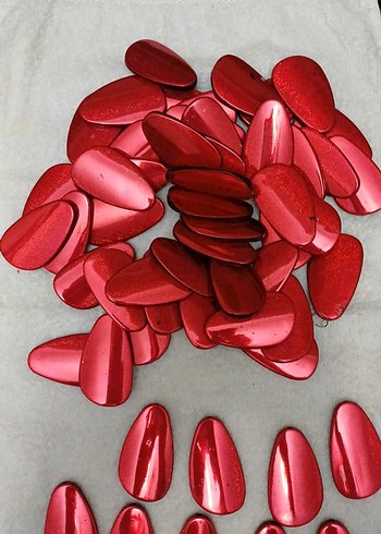 Kırmızı Parlak Damla - Görsel 3