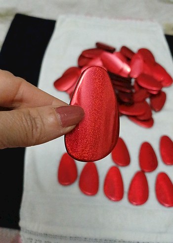 Kırmızı Parlak Damla - Görsel 8