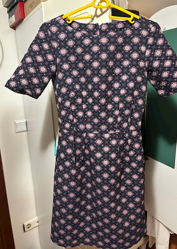 Çiçek Desenli Kısa Kollu Elbise - Görsel 3