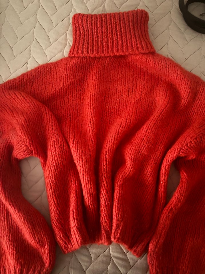 Kırmızı Boğazlı Triko Kadın Kazak - Görsel 2